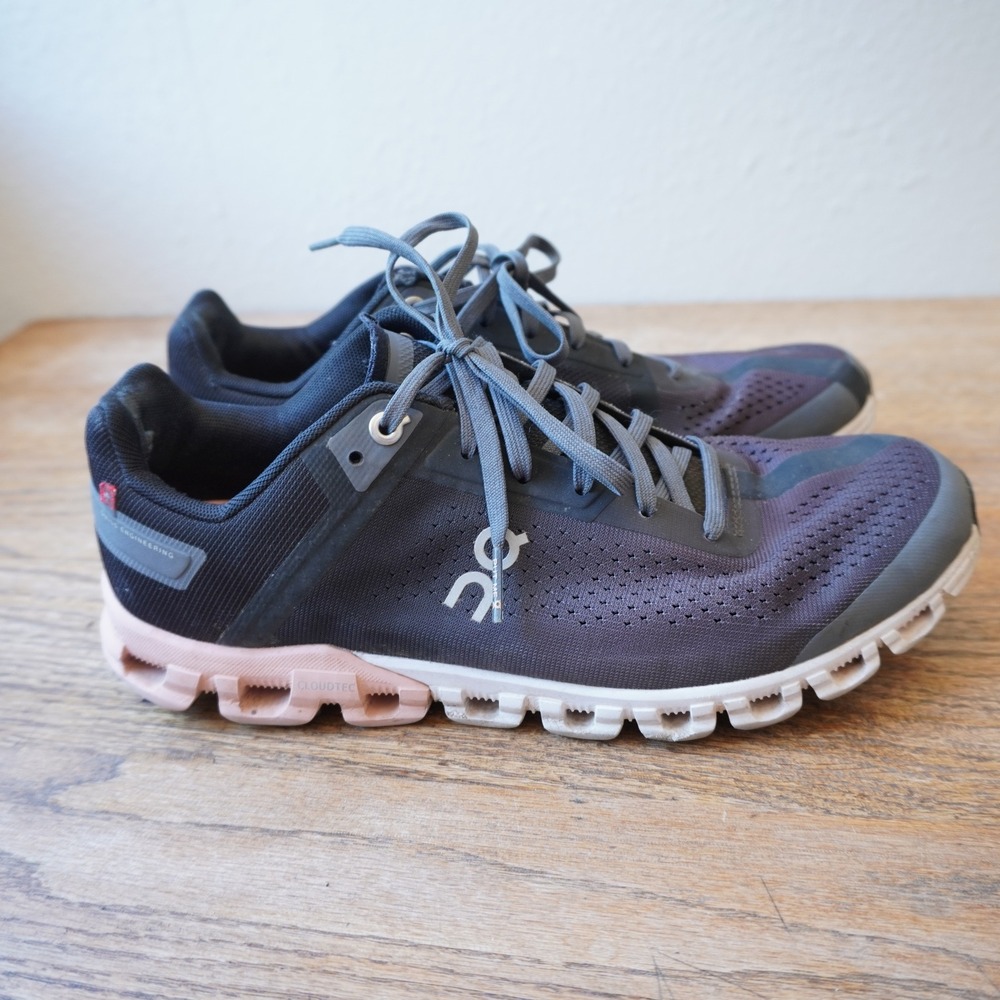 On Cloud Running Shoes Women's Size 9 Grey Pink Fair Cloudflow Low Top Sneakers